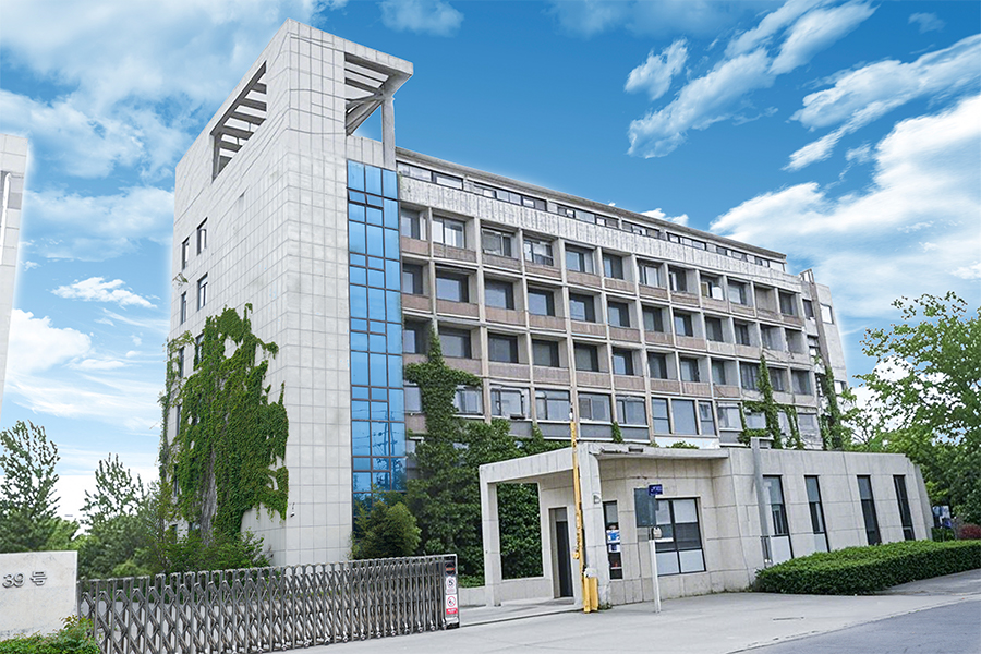 Vedere exterioară a fabricii